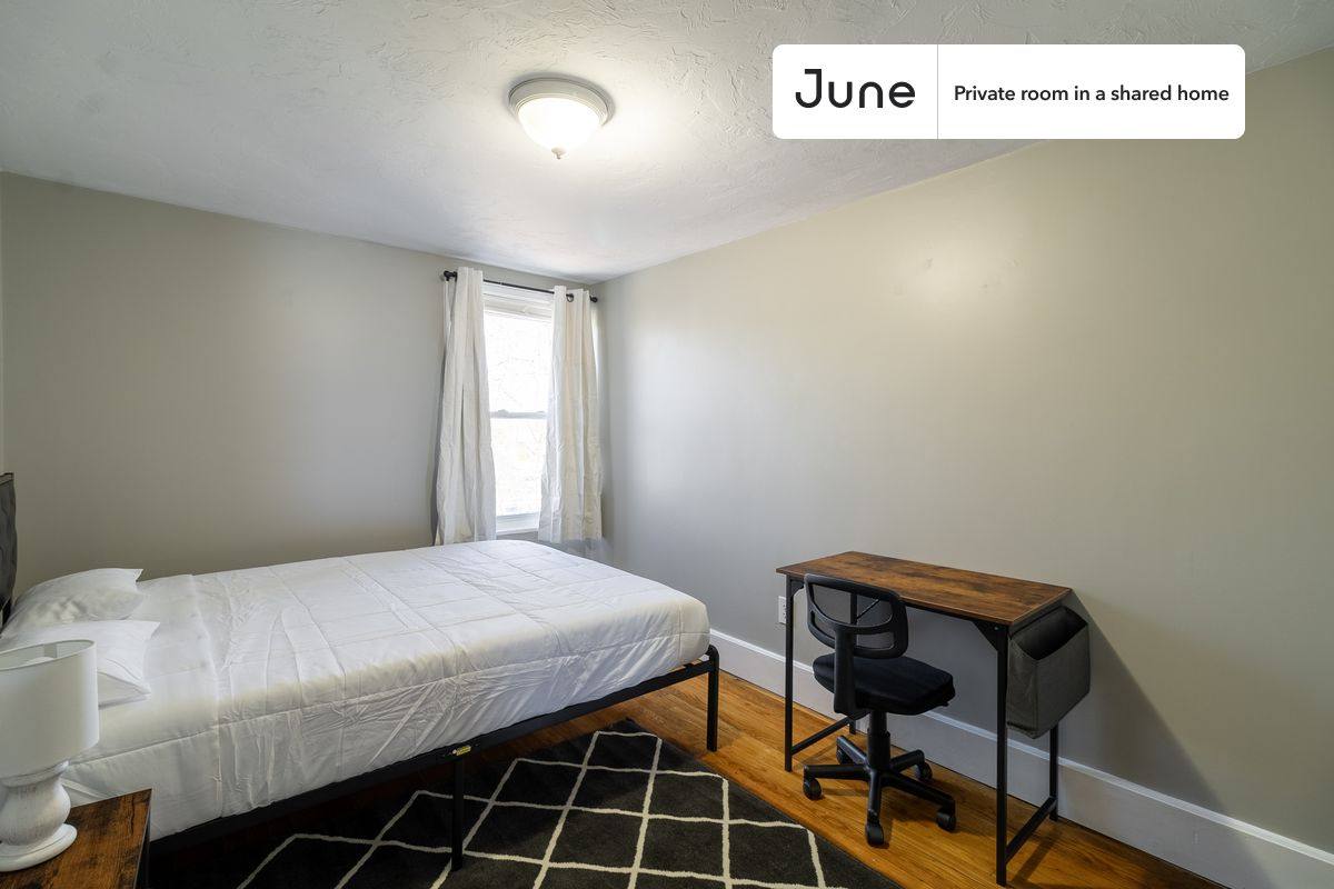 Apartment for rent at 14 Bacon St, Newton, MA 02458