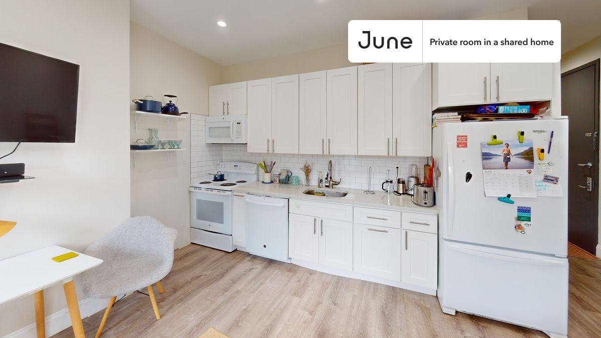 Apartment for rent at 39A Broome St, Brooklyn, NY 11222