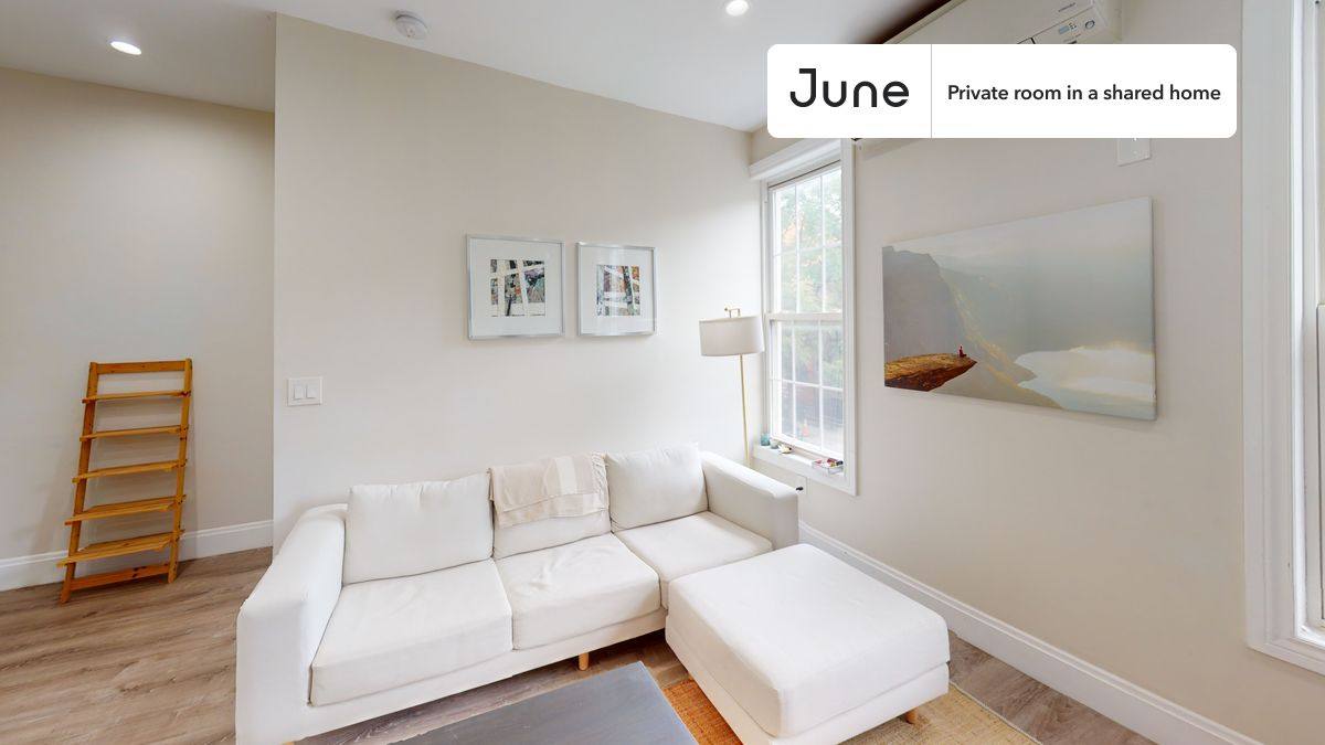 Apartment for rent at 39A Broome St, Brooklyn, NY 11222