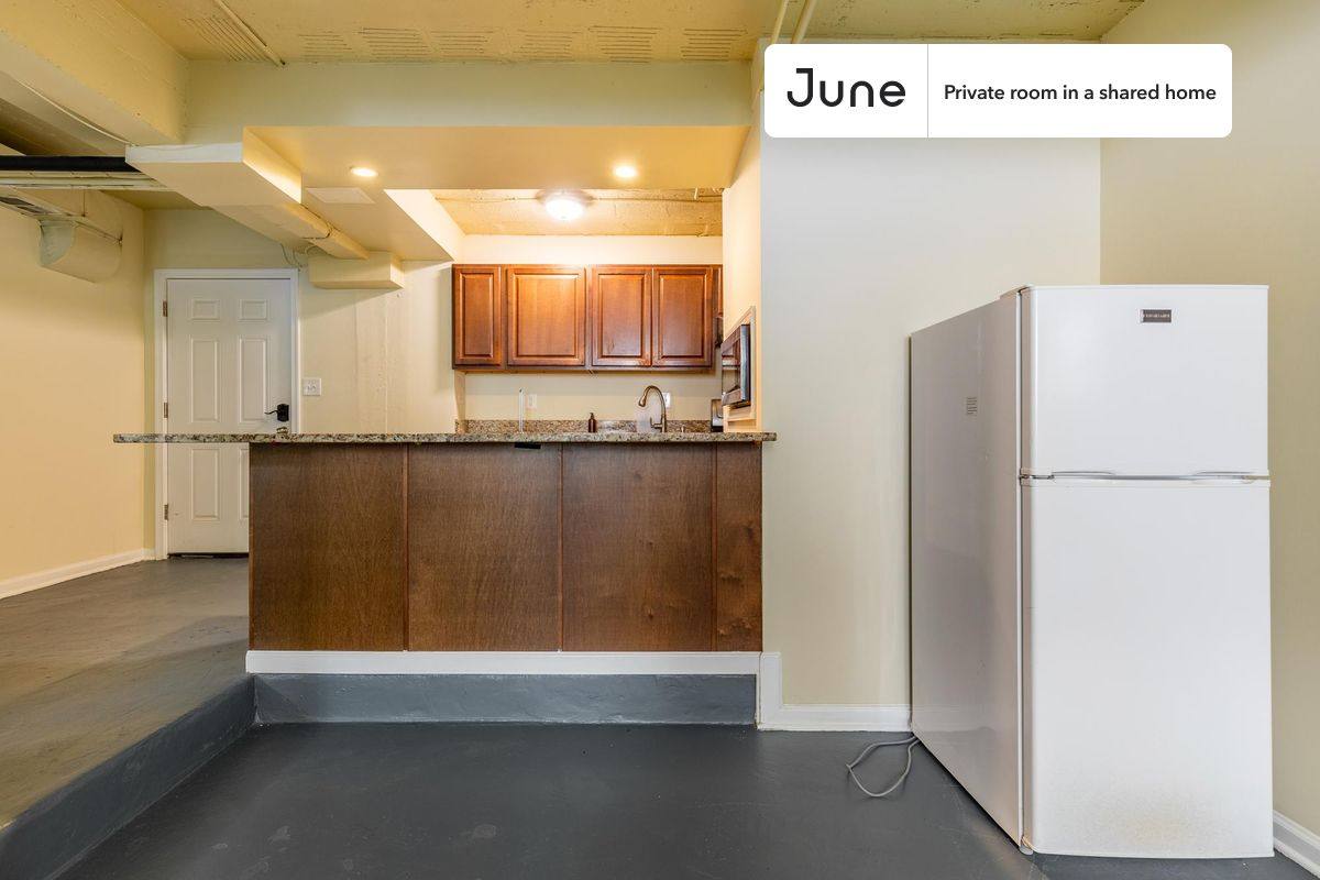 Apartment for rent at 1811 S St NW, Washington, DC 20009