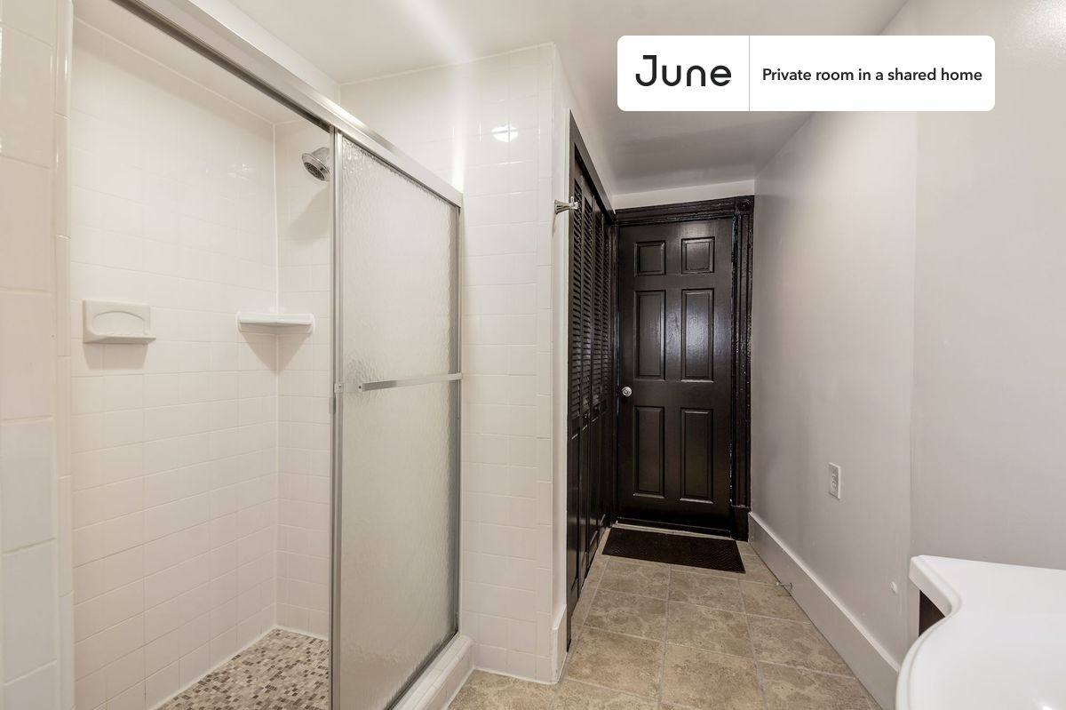 Apartment for rent at 922 I St SE, Washington, DC 20003