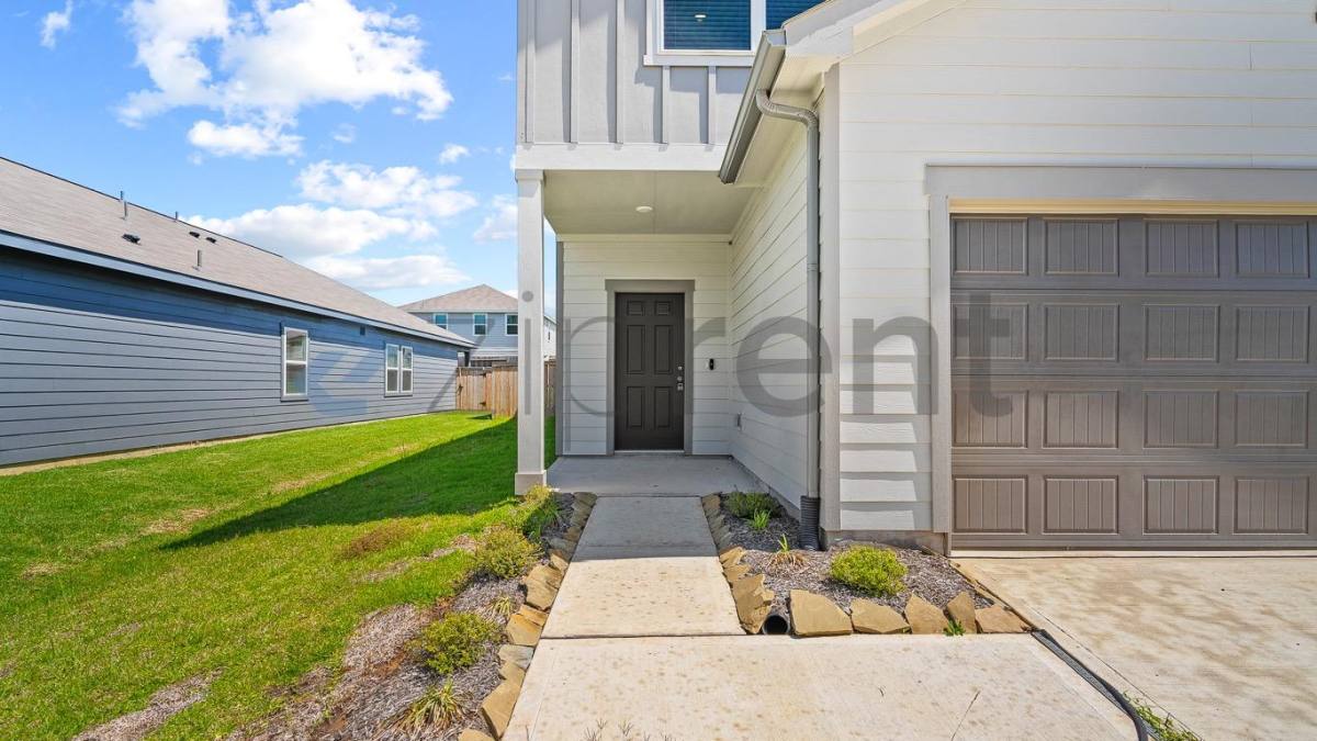 House for rent at 31406 Gayle Prairie Oaks St, Waller, TX 77484
