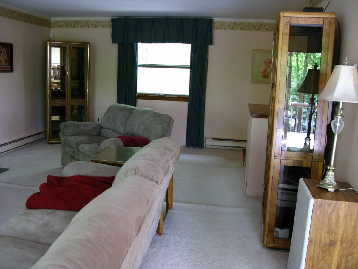 House for rent at 392 Hallowood Dr, East Stroudsburg, PA 18302