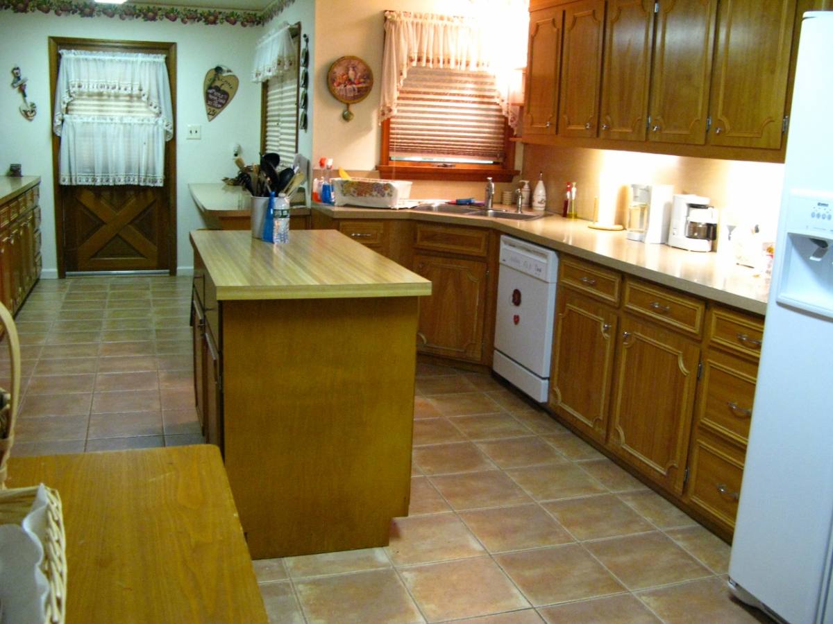 House for rent at 392 Hallowood Dr, East Stroudsburg, PA 18302