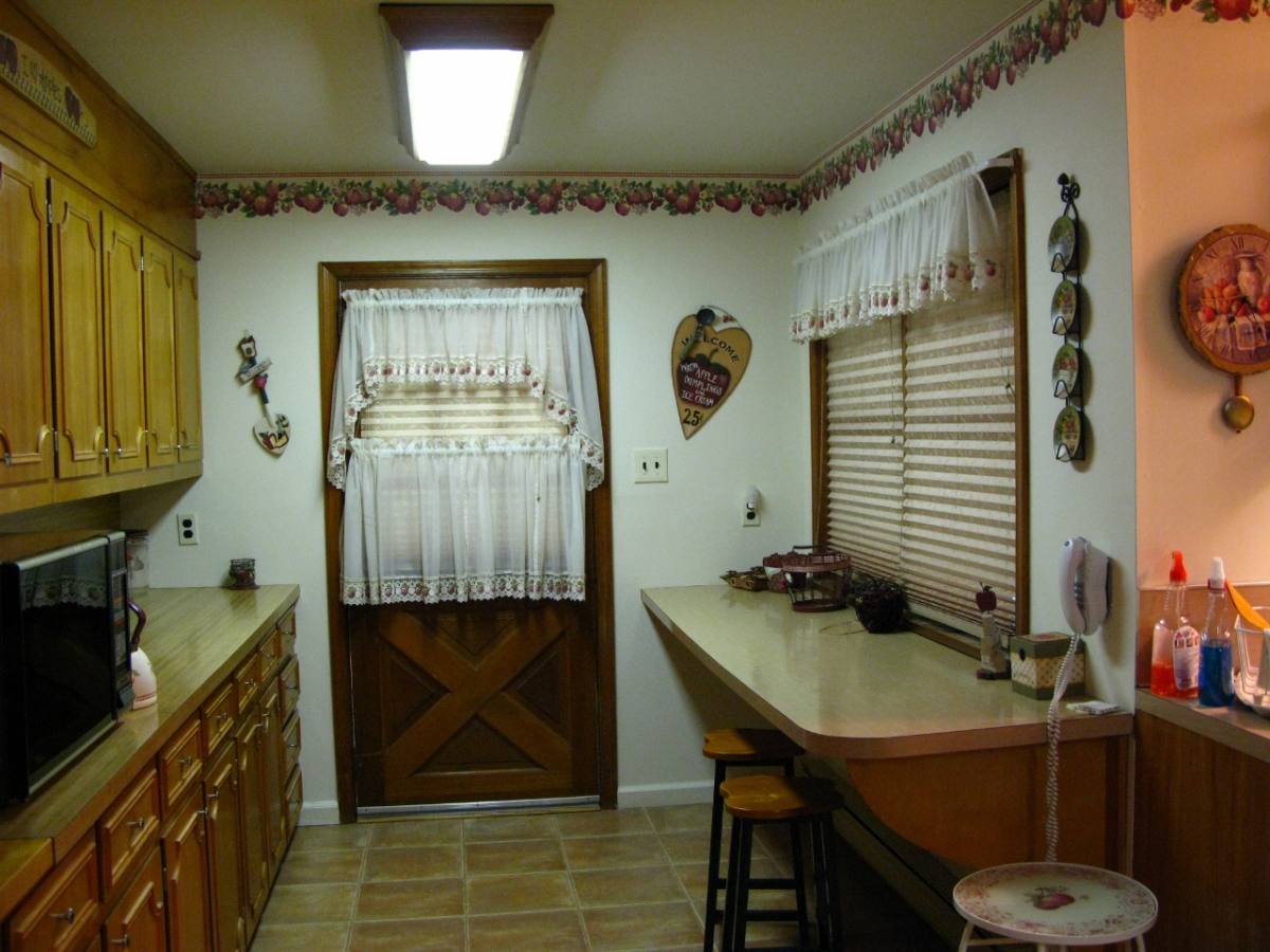 House for rent at 392 Hallowood Dr, East Stroudsburg, PA 18302