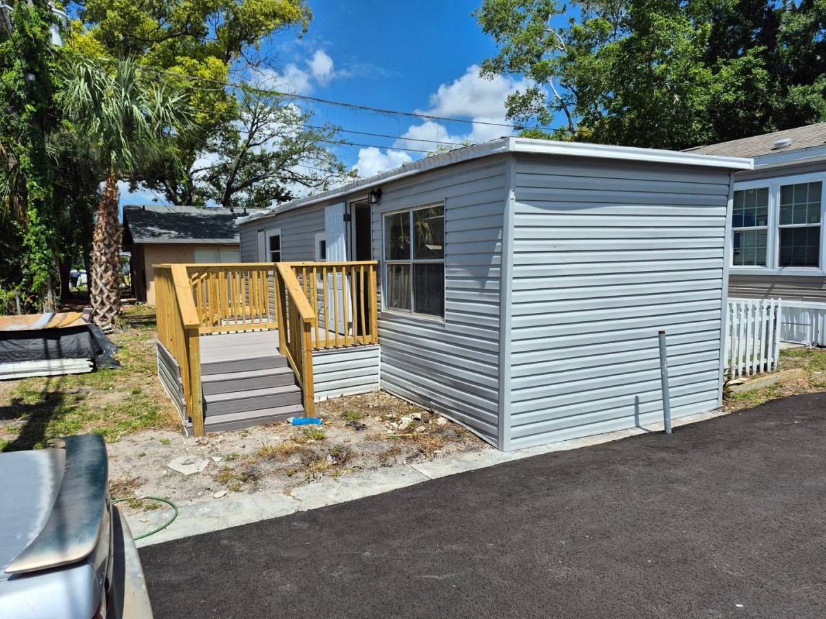 Apartment for rent at 5680 28th St N, Saint Petersburg, FL 33714
