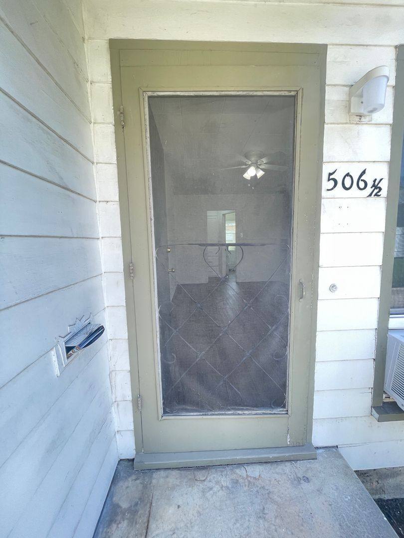 Apartment for rent at 504, 506, 508, 510 Elmwood Ave, Burbank, CA 91501