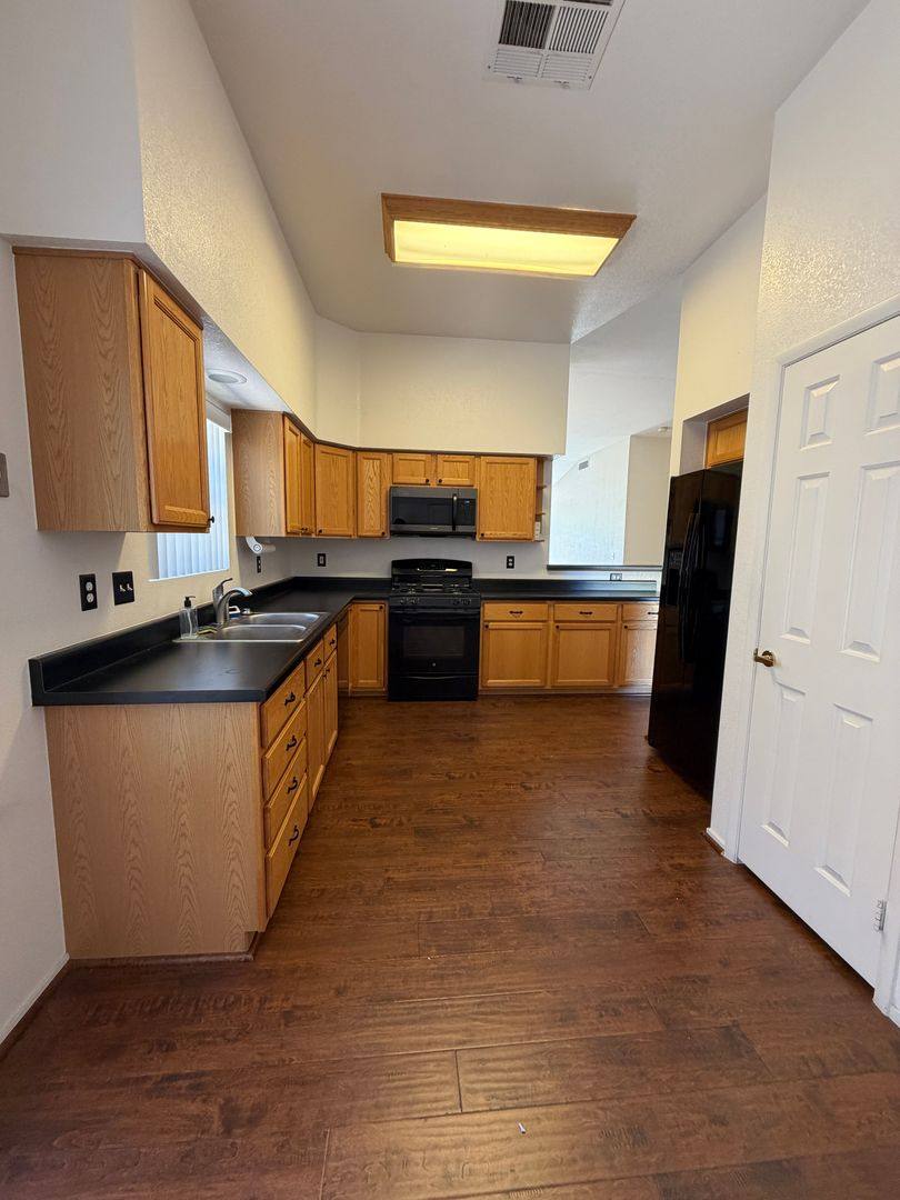 Townhouse for rent at 5408 Cove Point Dr, Las Vegas, NV 89130