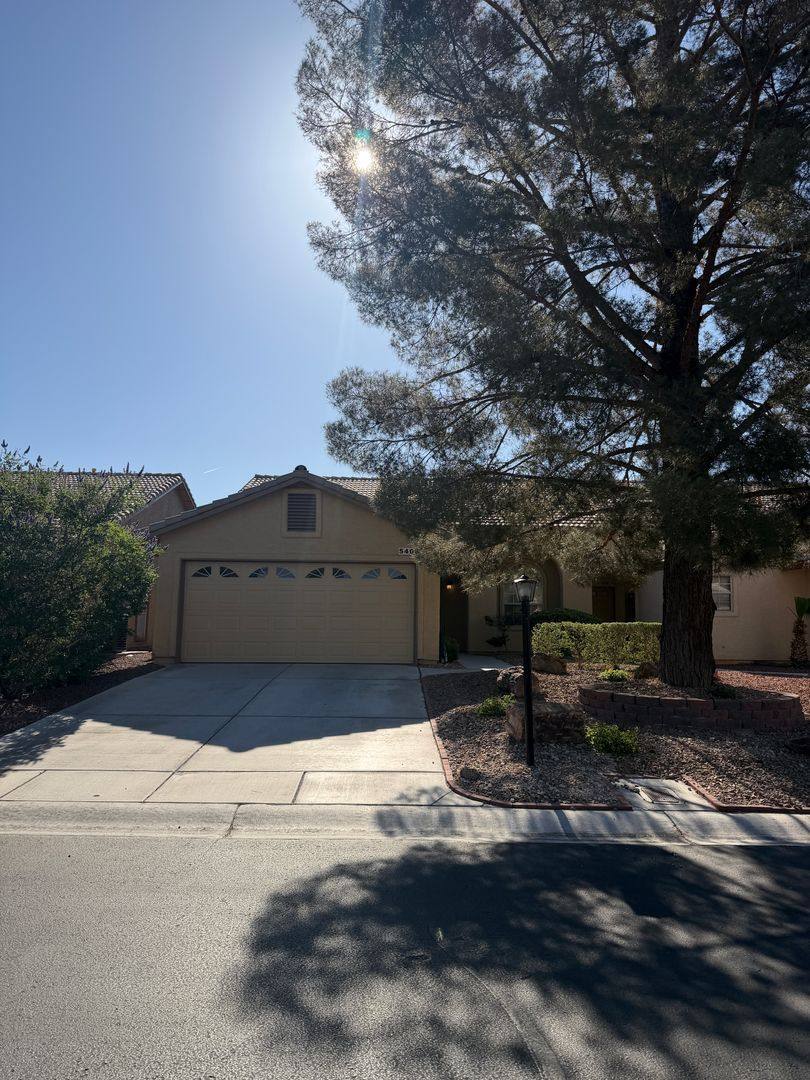 Townhouse for rent at 5408 Cove Point Dr, Las Vegas, NV 89130
