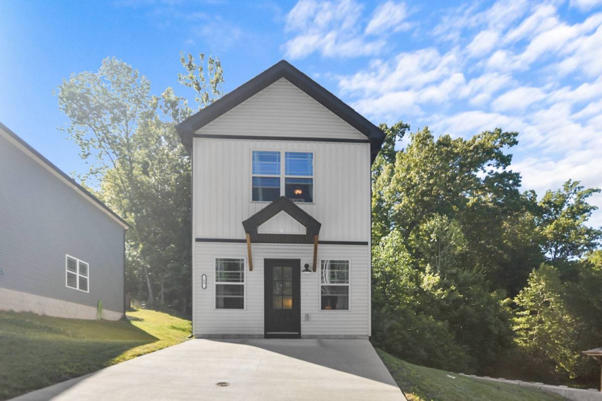 House for rent at 60 Cave Springs Rd, Clarksville, TN 37042