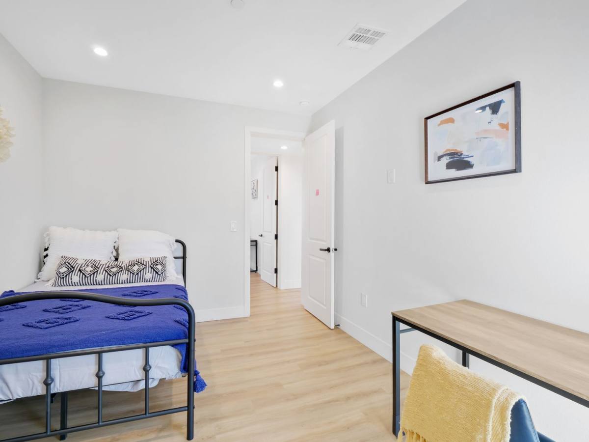 Apartment for rent at 3105 - 3107 S Normandie Ave, Los Angeles, CA 90007