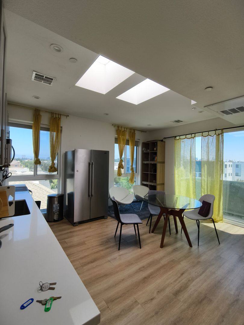 Apartment for rent at 3105 - 3107 S Normandie Ave, Los Angeles, CA 90007