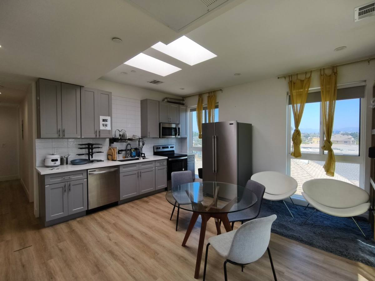 Apartment for rent at 3105 - 3107 S Normandie Ave, Los Angeles, CA 90007