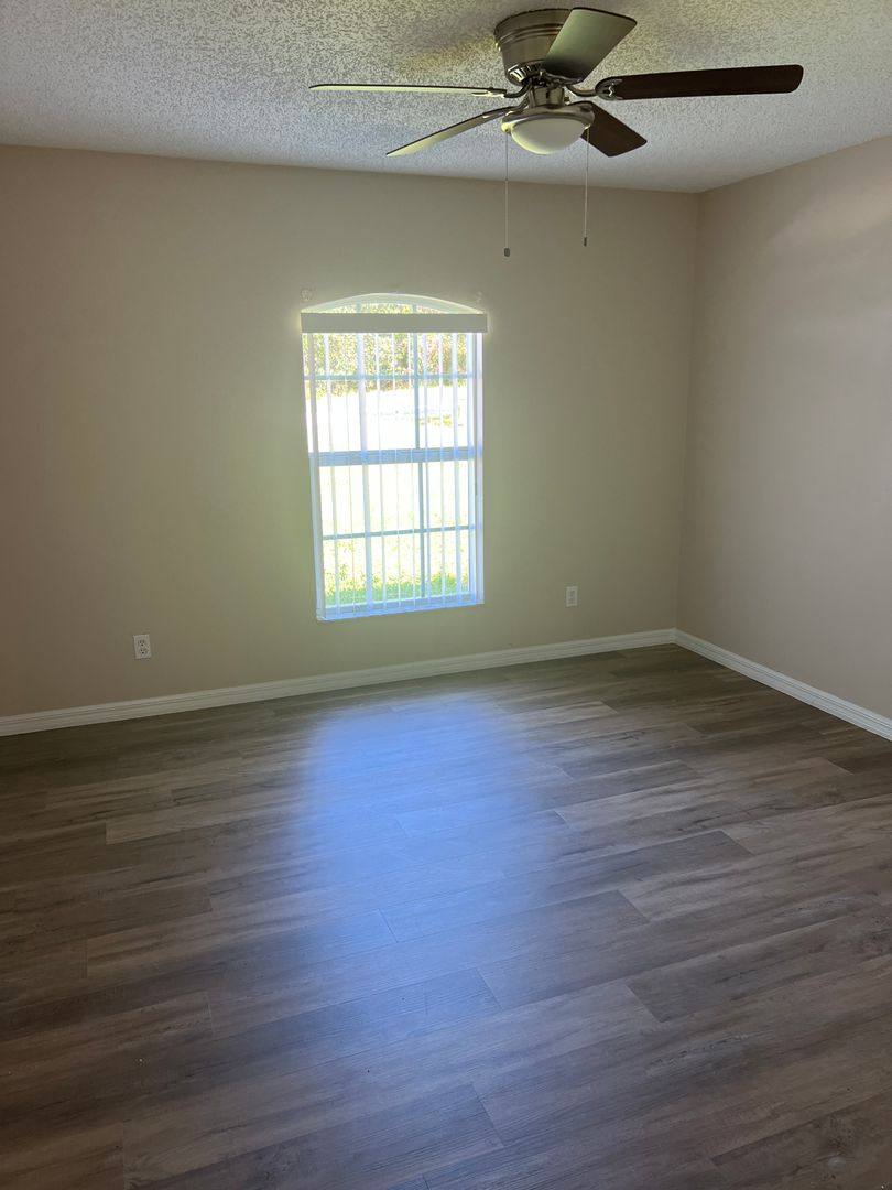 House for rent at 695 Sagamore Dr, Deltona, FL 32738