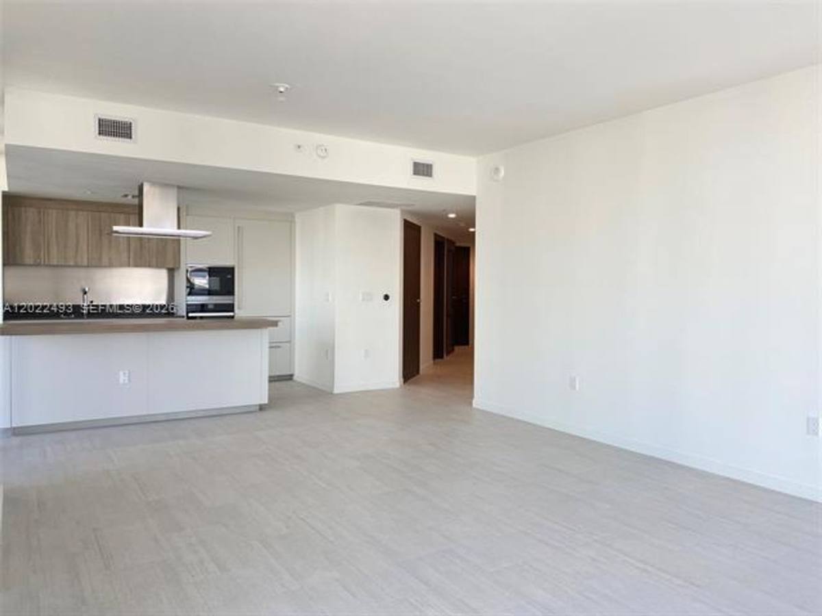 Apartment for rent at 1000 Brickell Plaza, Miami, FL 33131