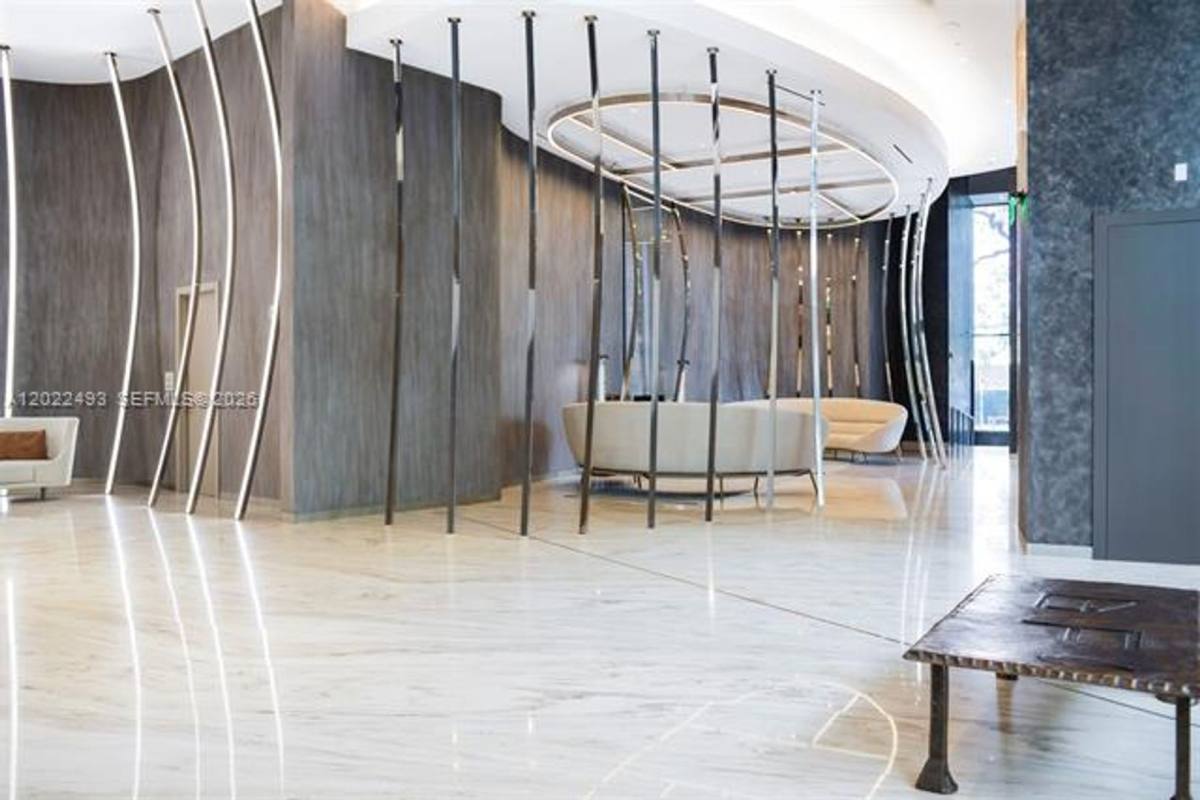 Apartment for rent at 1000 Brickell Plaza, Miami, FL 33131