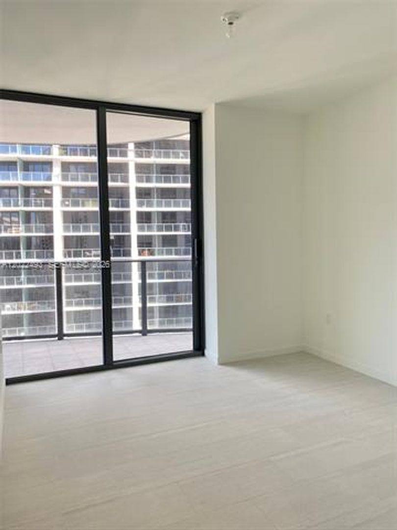 Apartment for rent at 1000 Brickell Plaza, Miami, FL 33131