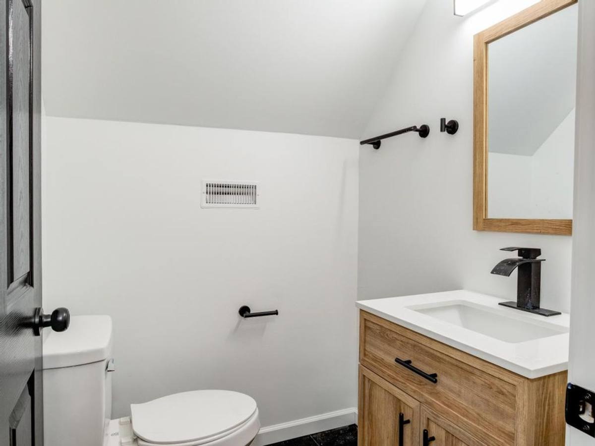Apartment for rent at 910 Main St, Aliquippa, PA 15001