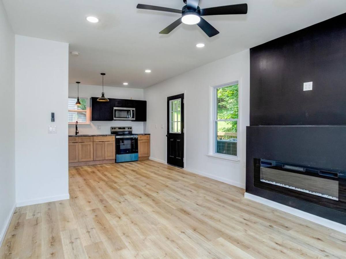 Apartment for rent at 910 Main St, Aliquippa, PA 15001
