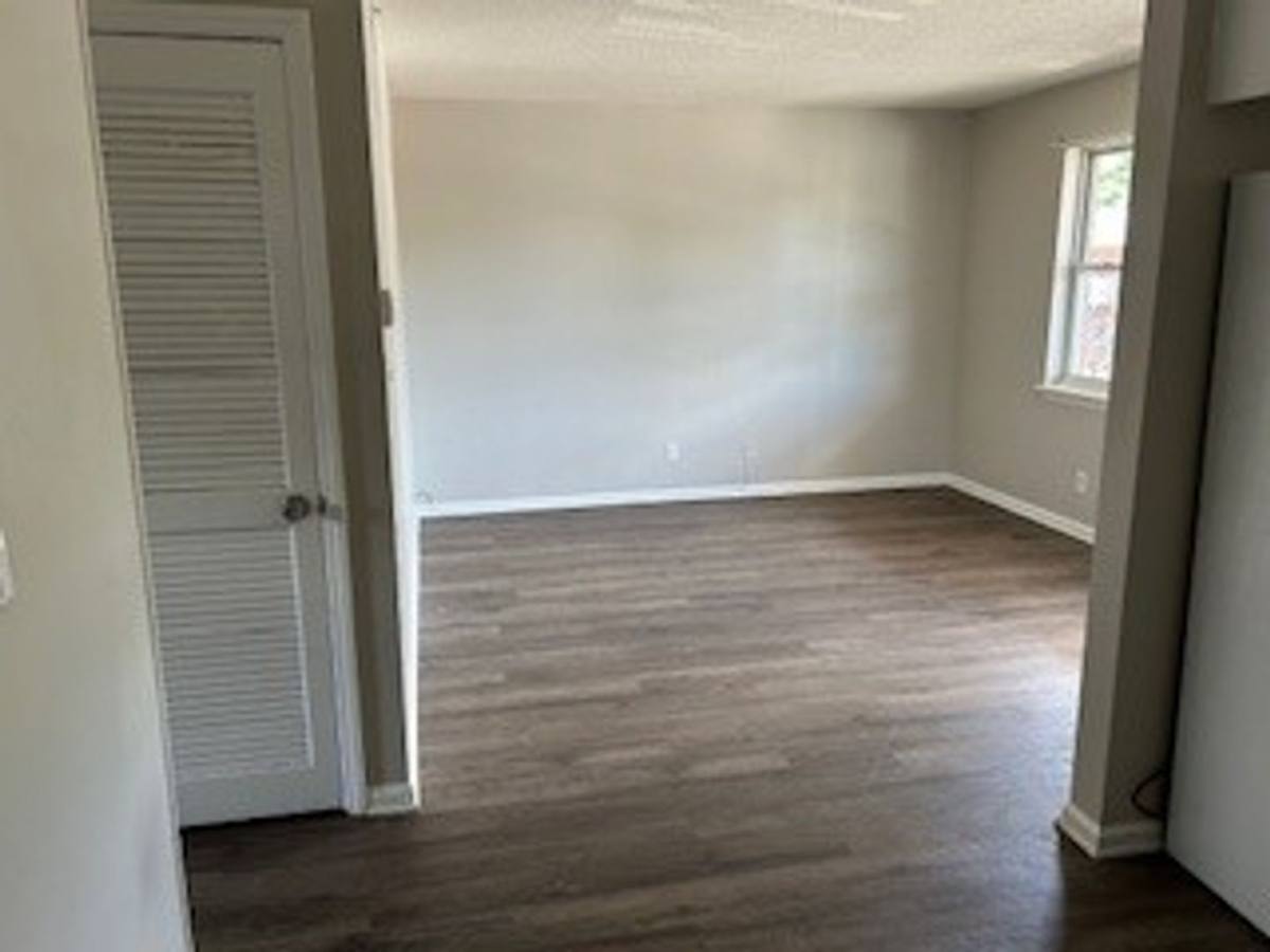 Apartment for rent at 803-807-811 Utah Dr, Winston Salem, NC 27107