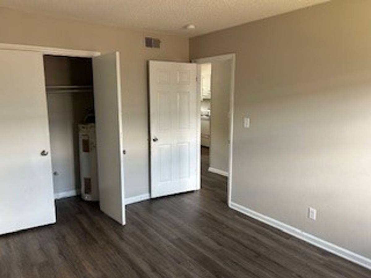 Apartment for rent at 803-807-811 Utah Dr, Winston Salem, NC 27107