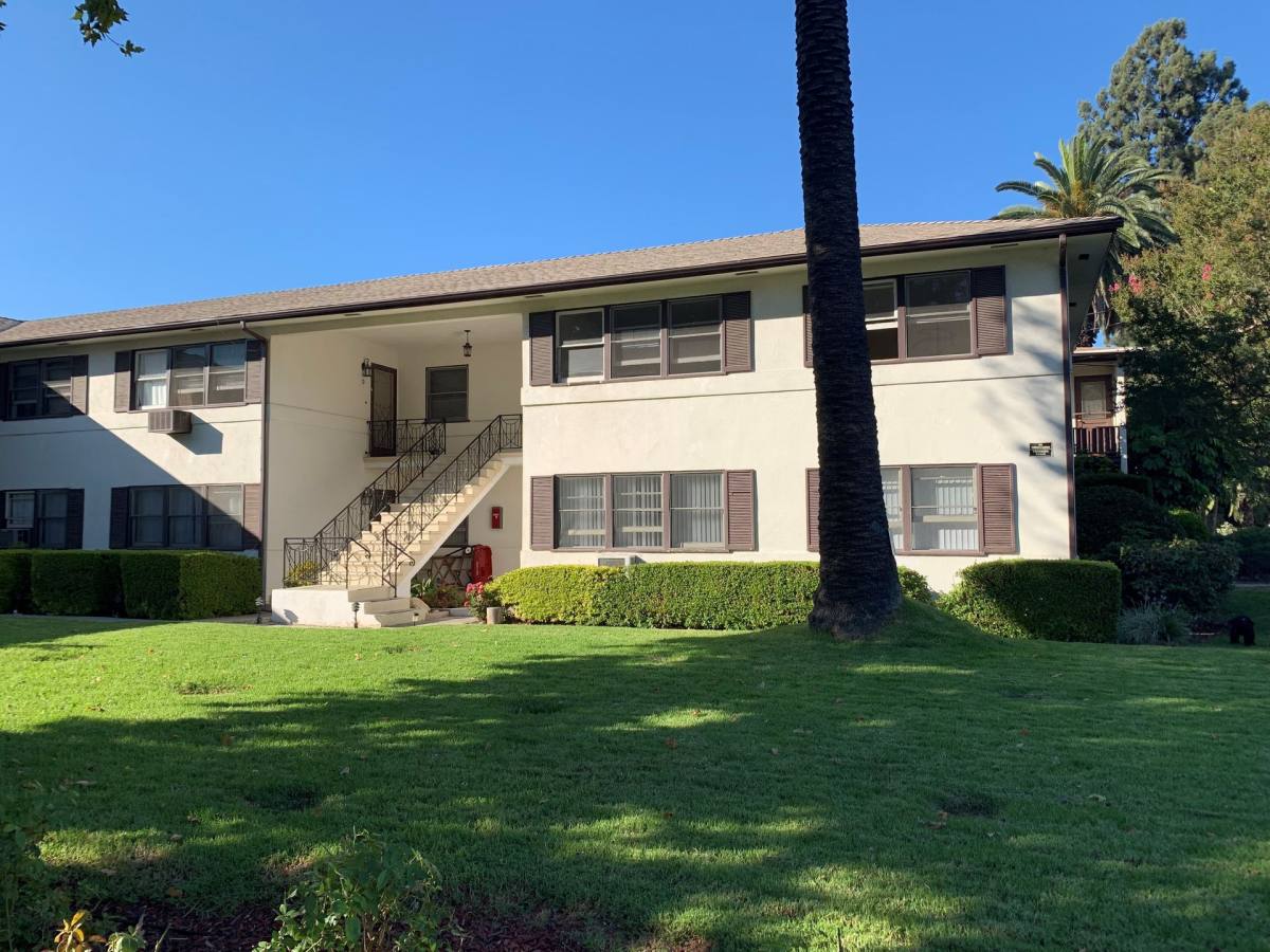 Apartment for rent at 322-324 Pasadena Ave, South Pasadena, CA 91030