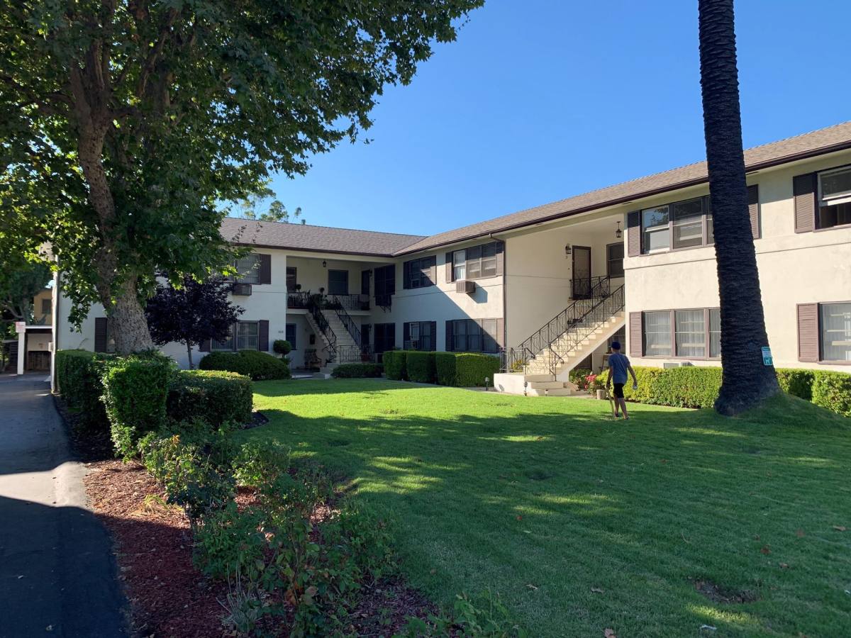 Apartment for rent at 322-324 Pasadena Ave, South Pasadena, CA 91030