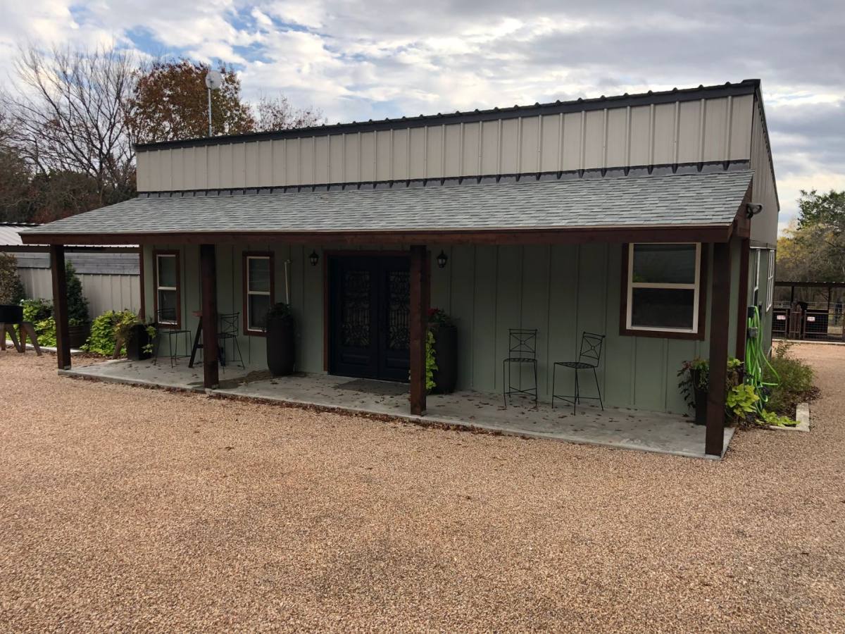 House for rent at 553 Cat Track Rd, Weatherford, TX 76085