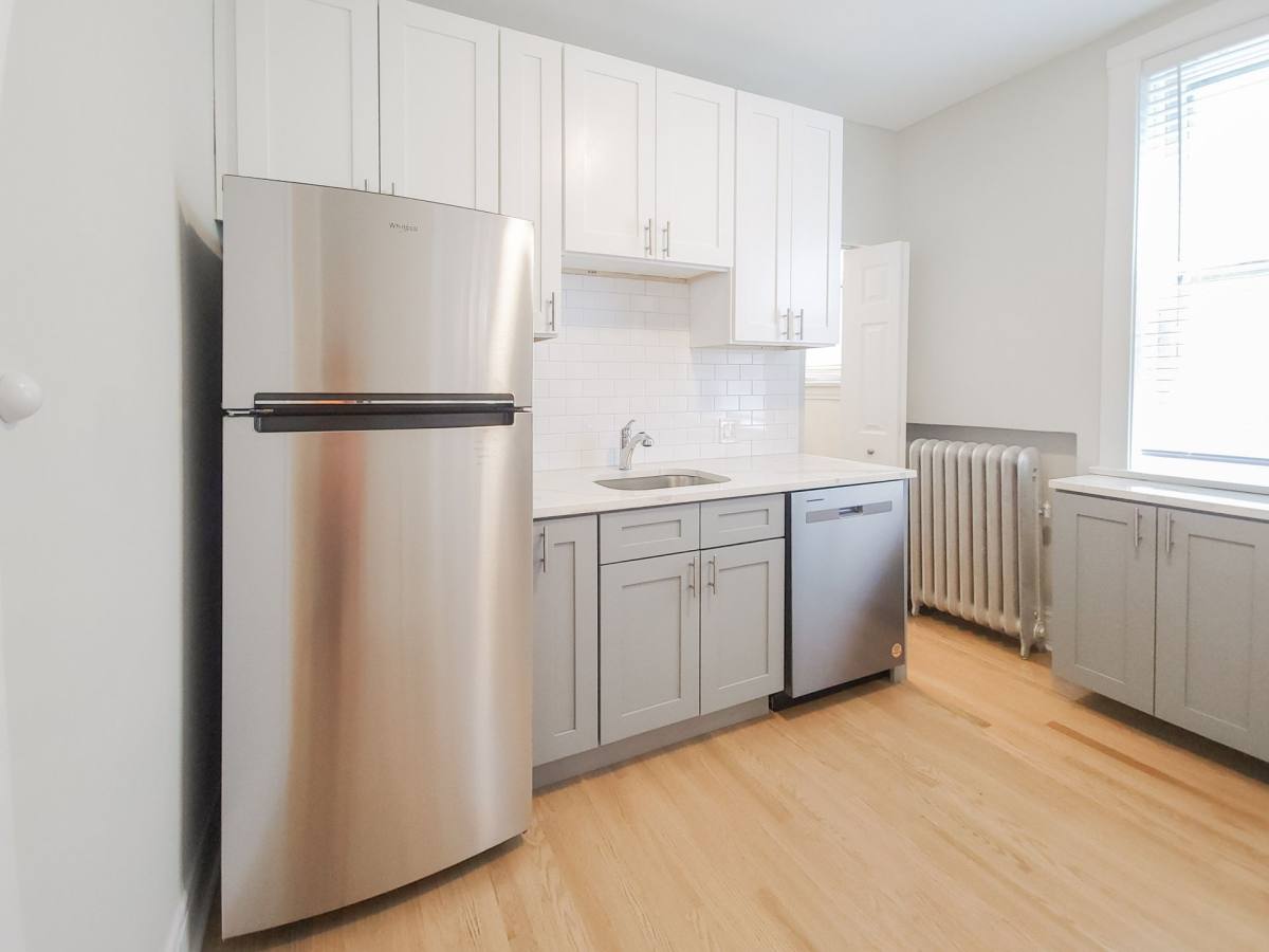 Apartment for rent at 5055 N Damen Ave, Chicago, IL 60625