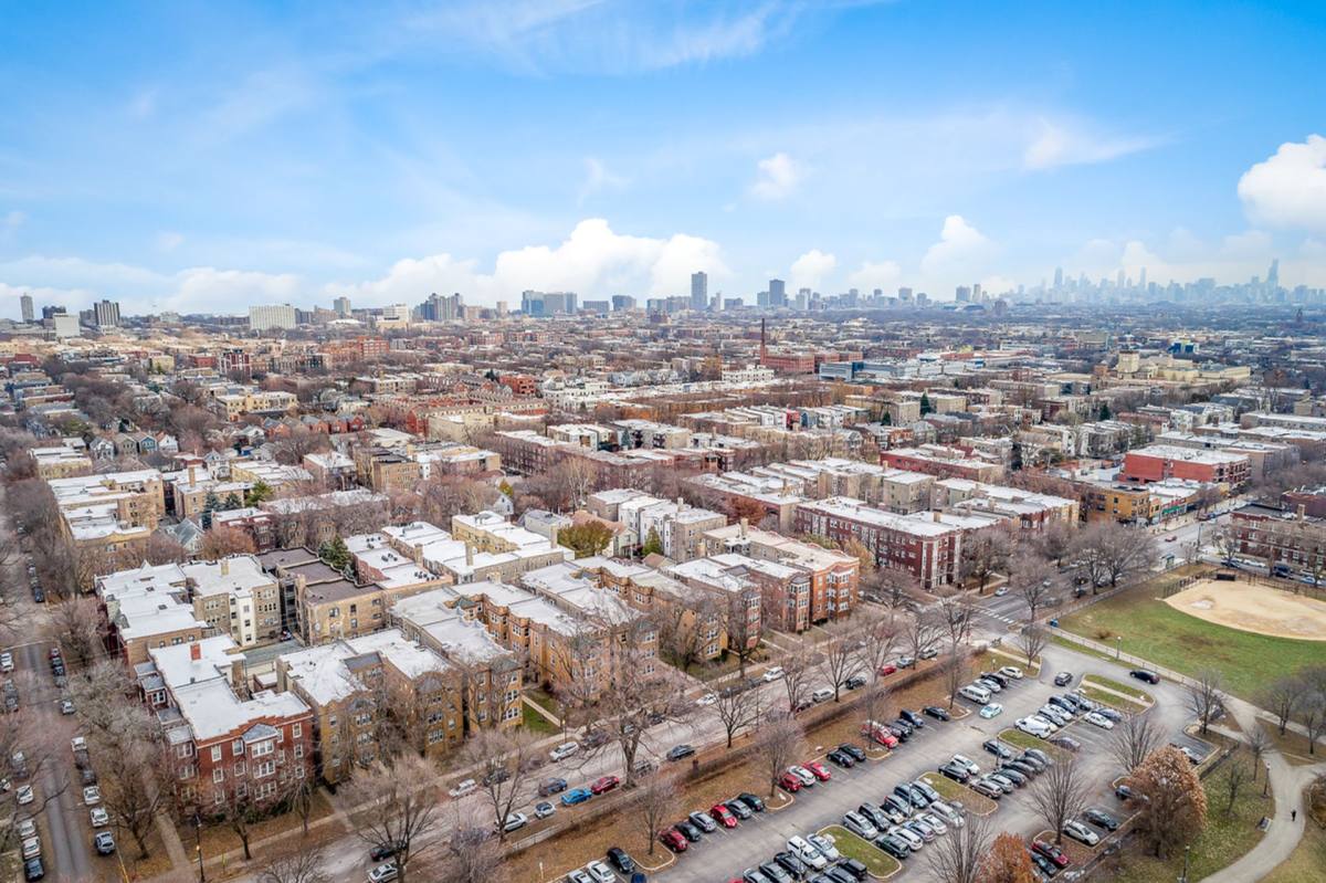 Apartment for rent at 5055 N Damen Ave, Chicago, IL 60625