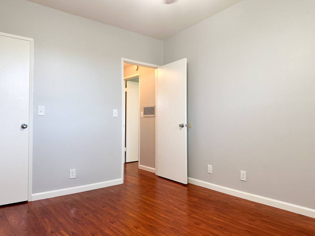 Apartment for rent at 109 Clearbrook Lane, Costa Mesa, CA 92626