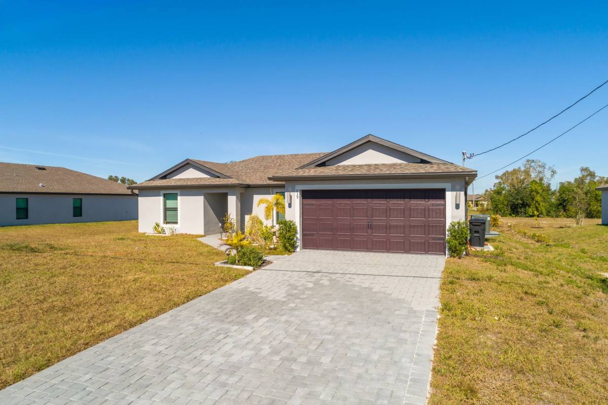 House for rent at 839 Yellowbird Dr, Fort Myers, FL 33913