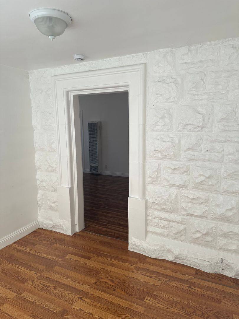 Apartment for rent at 11406-11408 Berendo Ave, Los Angeles, CA 90044