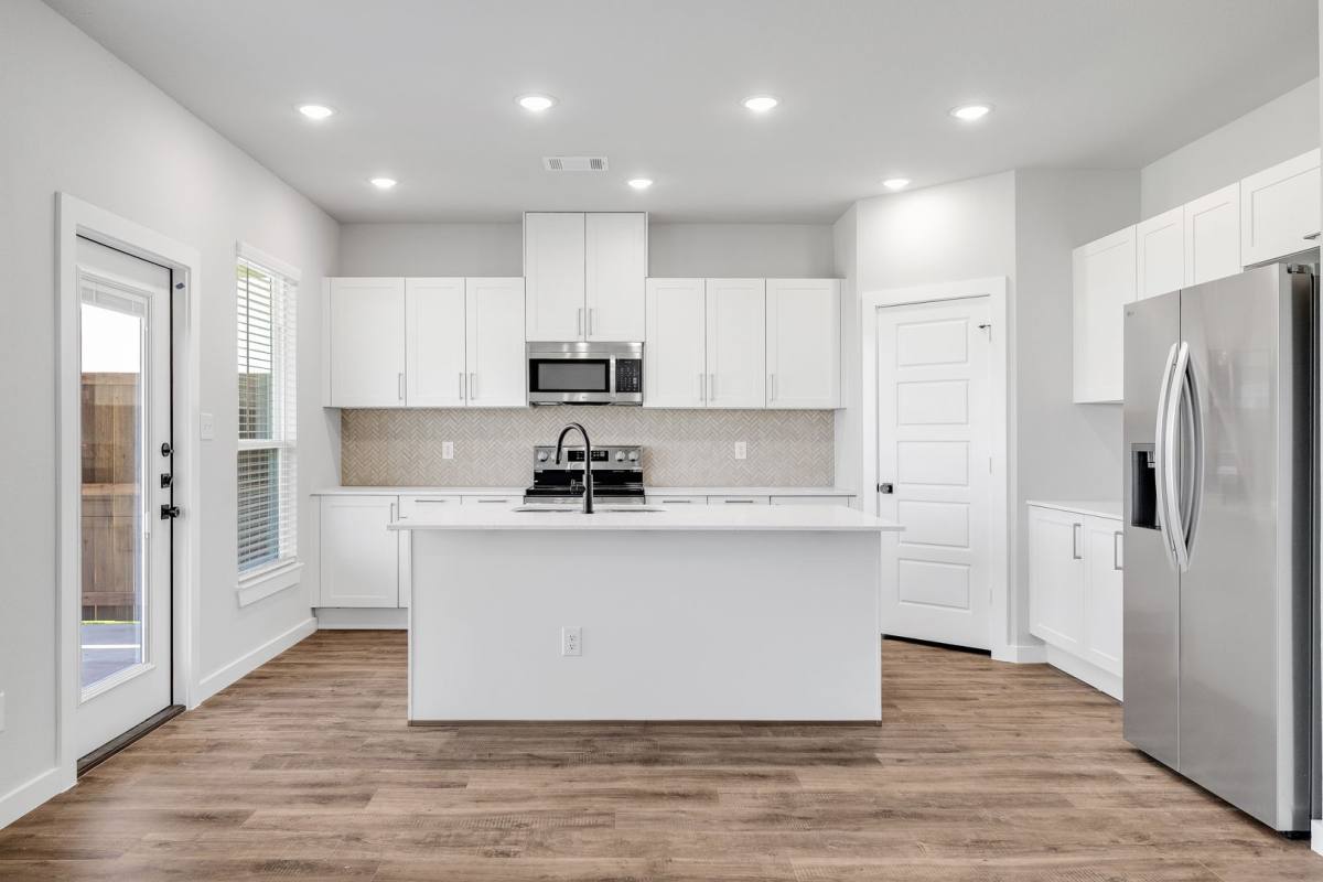 Townhouse for rent at 4000 Lecroy Court, Midlothian, TX 76065