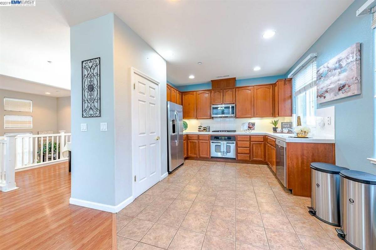 Townhouse for rent at 3574 Altamira Terrace, Fremont, CA 94536