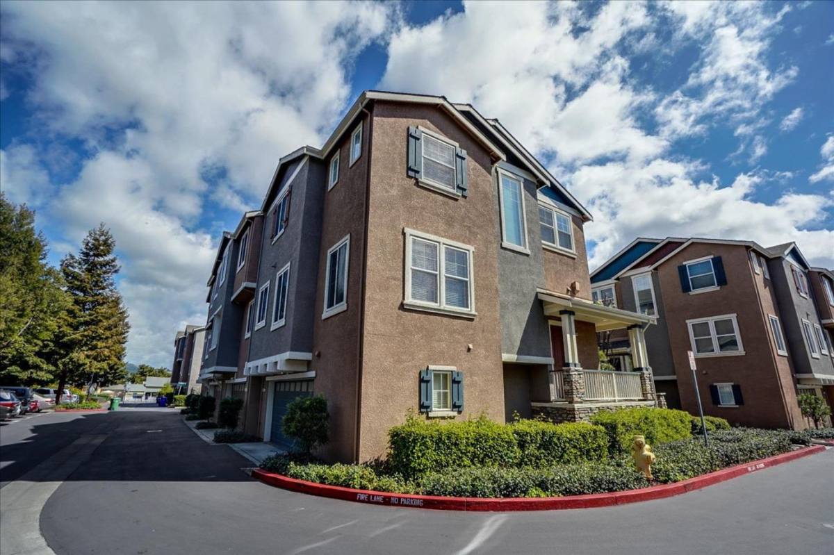 Townhouse for rent at 3574 Altamira Terrace, Fremont, CA 94536