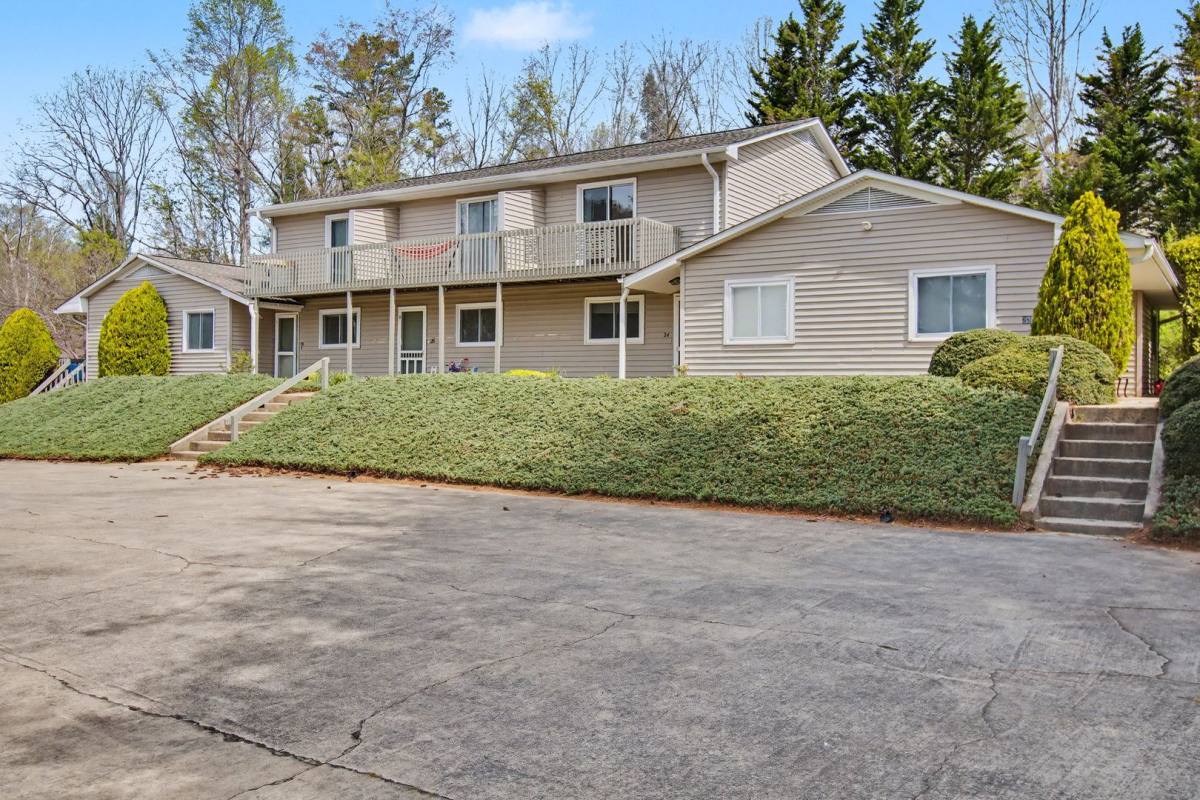 Apartment for rent at 15 Woodstone Dr, Weaverville, NC 28787