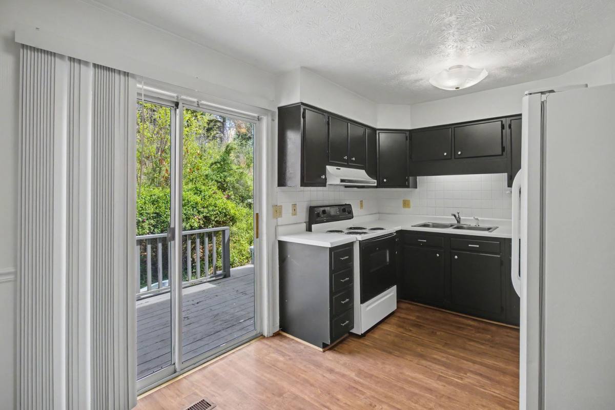 Apartment for rent at 15 Woodstone Dr, Weaverville, NC 28787