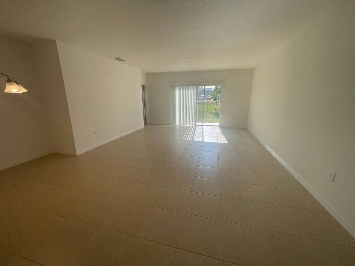 House for rent at 2007 Handsome Hill Lane, Davenport, FL 33837