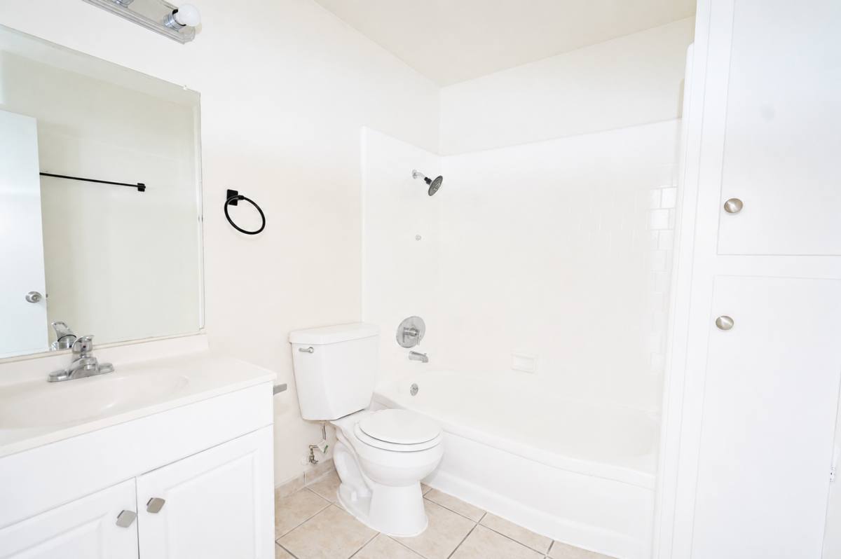 Apartment for rent at 571 E Richland St, Upland, CA 91786