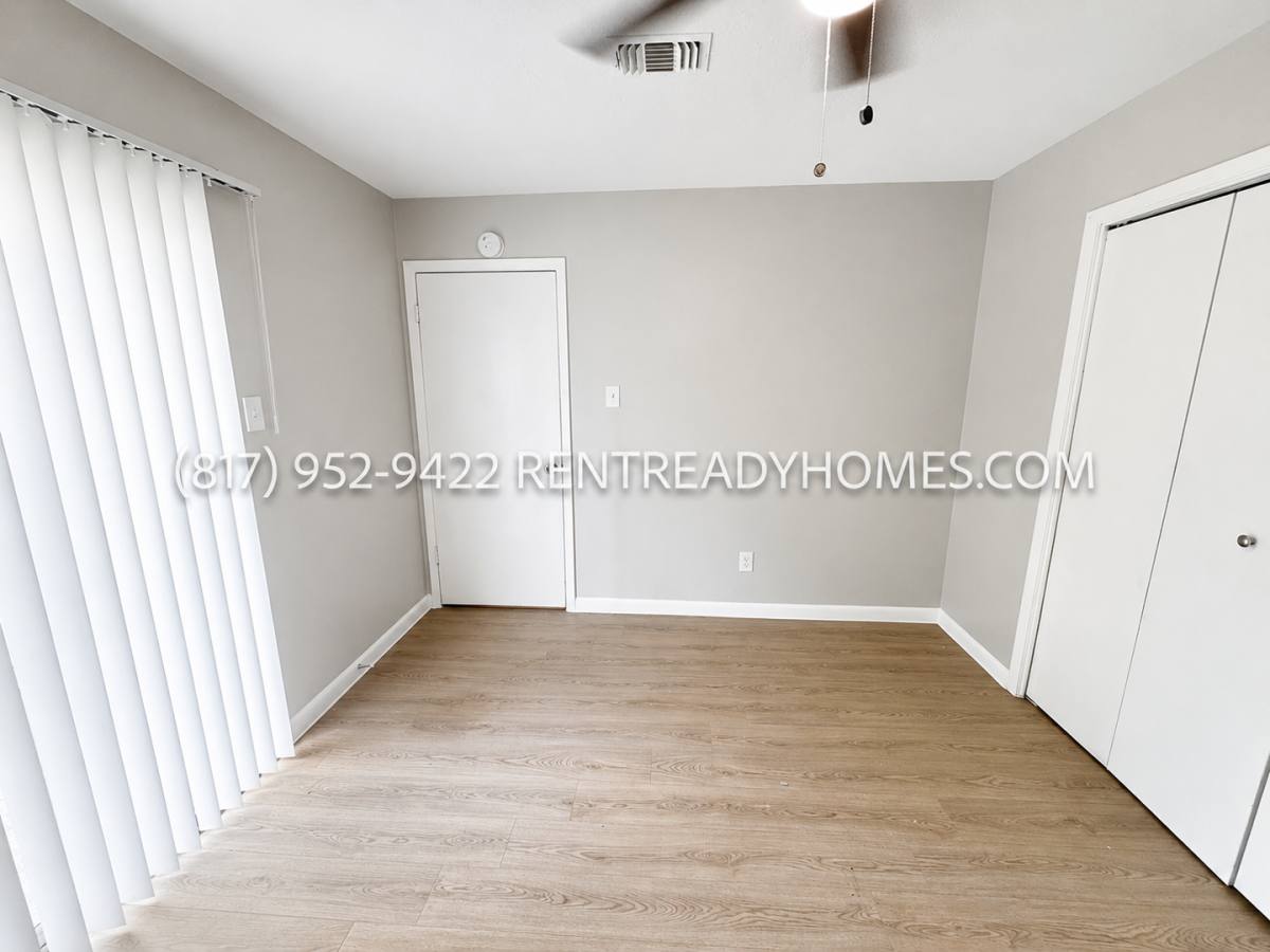 Apartment for rent at 318 Frontier Dr, Bryan, TX 77803