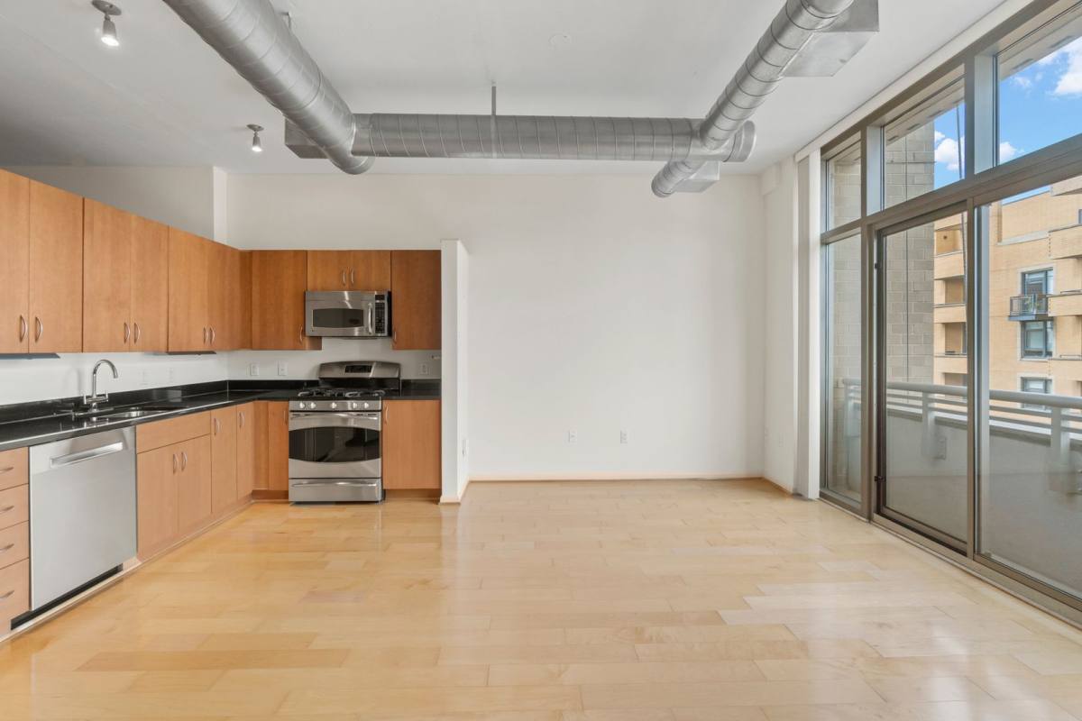 Apartment for rent at 811 4th St NW, Washington, DC 20001