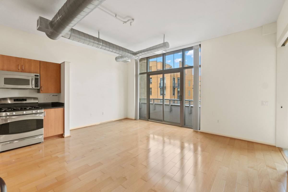 Apartment for rent at 811 4th St NW, Washington, DC 20001
