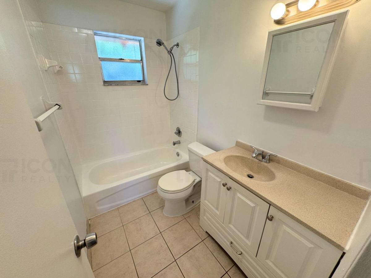 Townhouse for rent at 2309 SE 2nd St, Boynton Beach, FL 33435