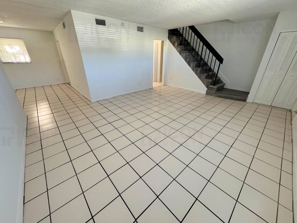 Townhouse for rent at 2309 SE 2nd St, Boynton Beach, FL 33435