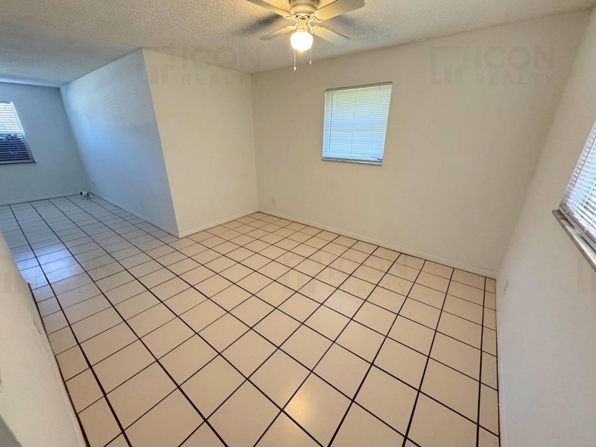 Townhouse for rent at 2309 SE 2nd St, Boynton Beach, FL 33435