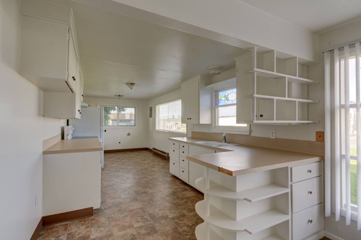 House for rent at 33010 State Route 20, Oak Harbor, WA 98277