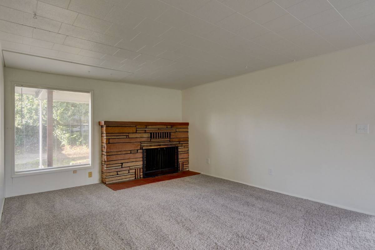 House for rent at 33010 State Route 20, Oak Harbor, WA 98277