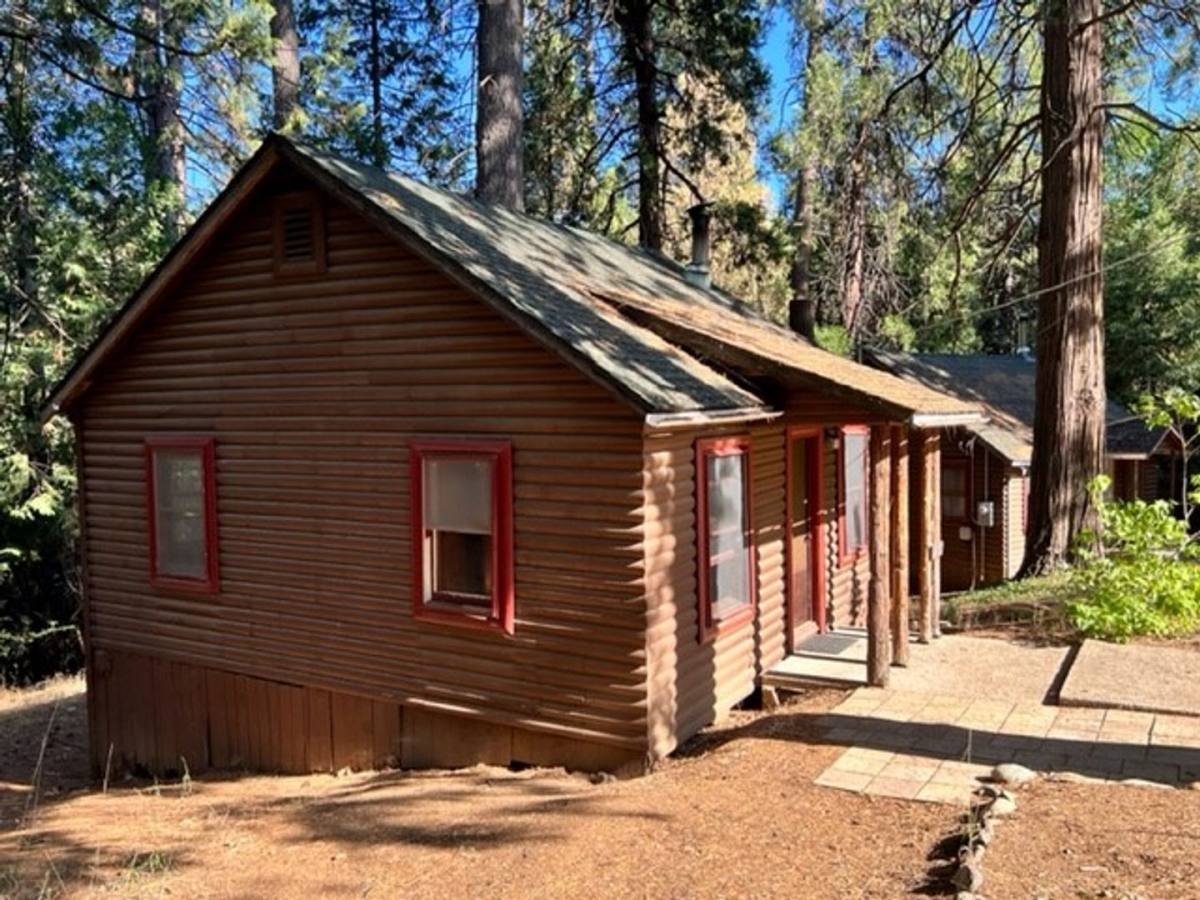 House for rent at 22997 N Tuolumne Rd, Twain Harte, CA 95383