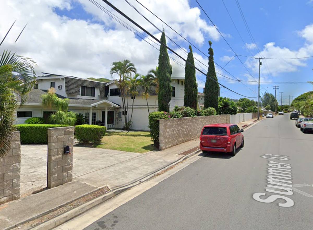 Apartment for rent at 6062 Summer St, Honolulu, HI 96821